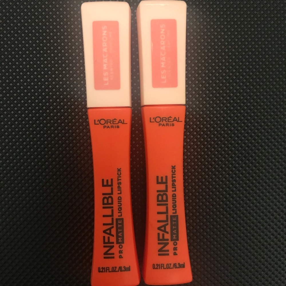2 NEW Loreal Lipstick #826 Mademoiselle Mango